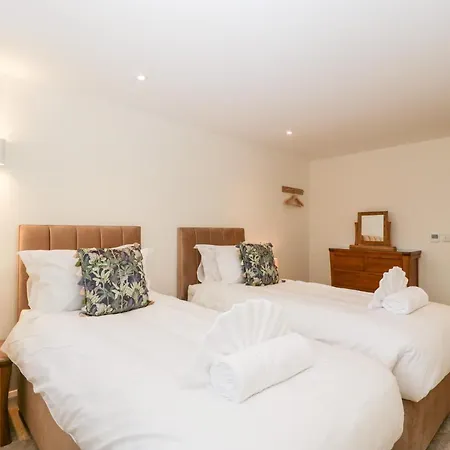 Bilsham Meadows Bristol